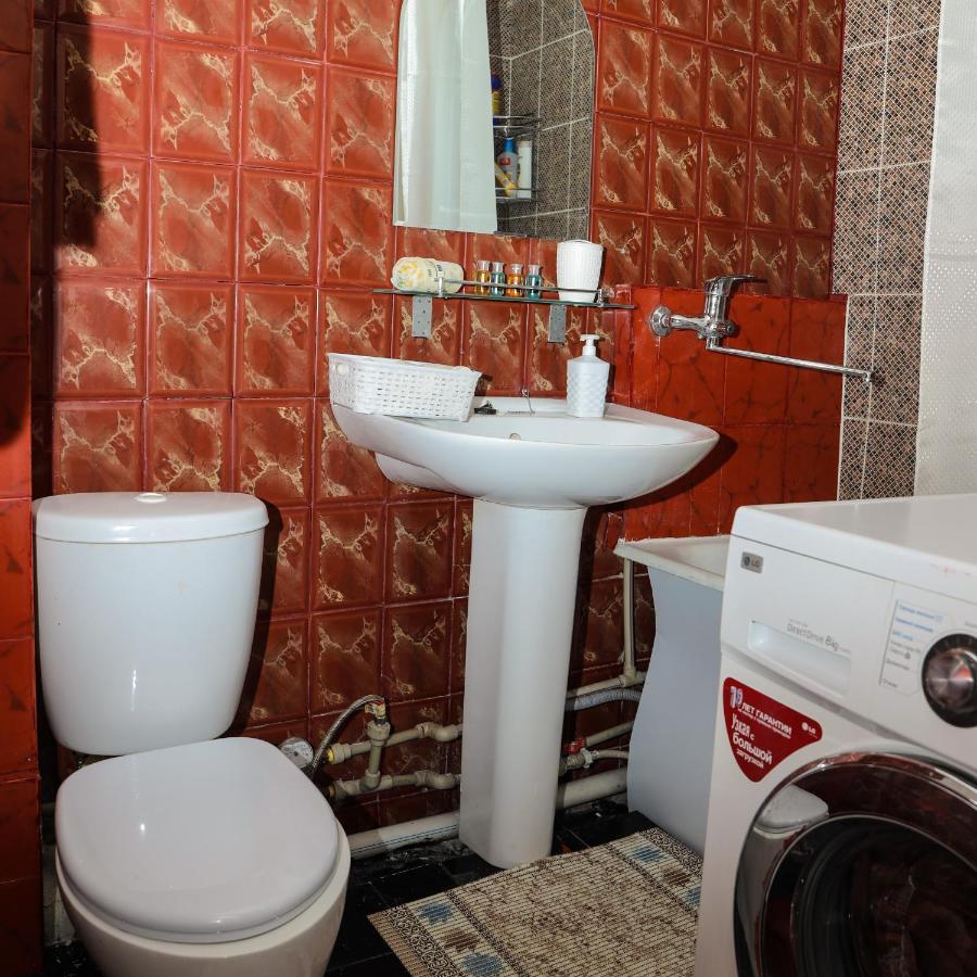 Appartement Reliablehouse 2-Х Комнатная Квартира В Центре à Almaty Extérieur photo